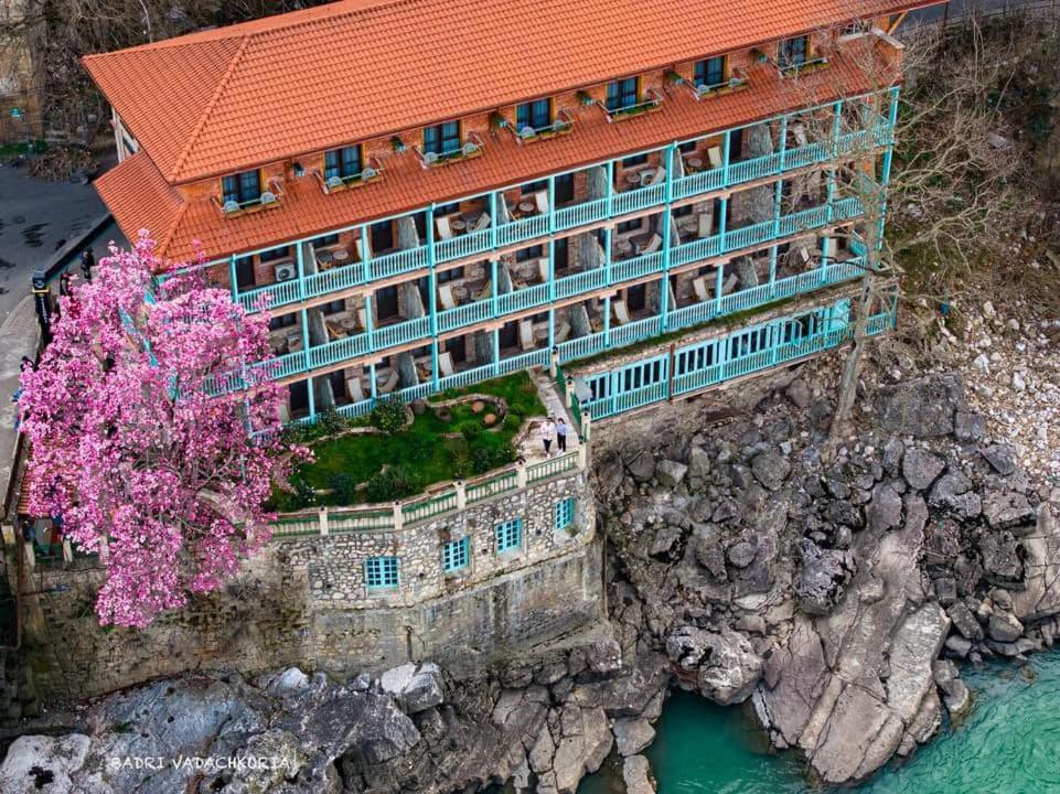 Hotel Magnolia In The City Centre Kutaiszi Kültér fotó